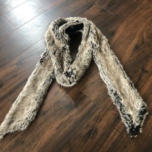 Banana Republic | Faux fur scarf